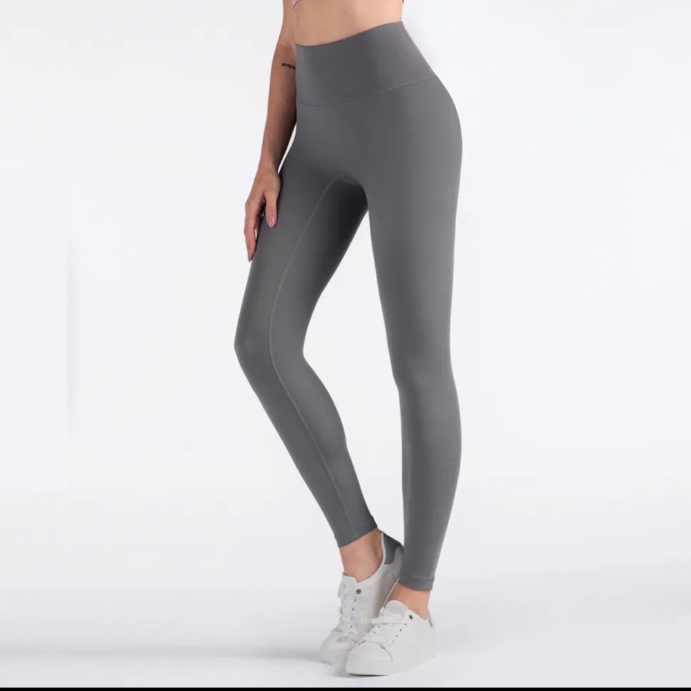 Grey Pilates legging